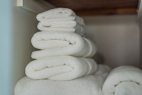 Historic Log Cabin Quiet Return to Simpler Days