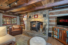 Historic Log Cabin Quiet Return to Simpler Days