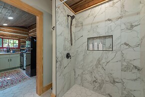 Historic Log Cabin Quiet Return to Simpler Days