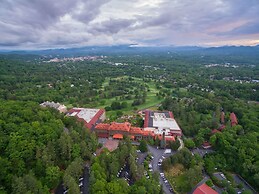 Historic Log Cabin Quiet Return to Simpler Days