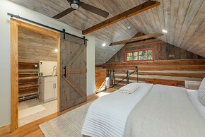 Historic Log Cabin Quiet Return to Simpler Days