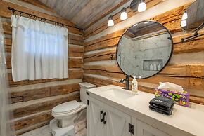 Historic Log Cabin Quiet Return to Simpler Days