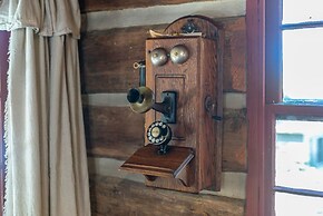 Historic Log Cabin Quiet Return to Simpler Days