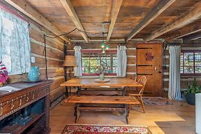 Historic Log Cabin Quiet Return to Simpler Days