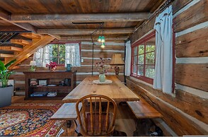 Historic Log Cabin Quiet Return to Simpler Days