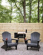 Two Modern Tiny Homes 15min Drive to DT w Hot Tub