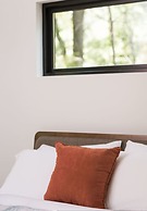 Two Modern Tiny Homes 15min Drive to DT w Hot Tub