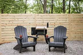 Modern Tiny Home 15 Minute Drive to DT w Hot Tub