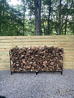 Modern Tiny Home 15 Minute Drive to DT w Hot Tub