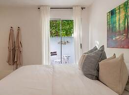 Malibu Retreat w Beach Access and Ocean View
