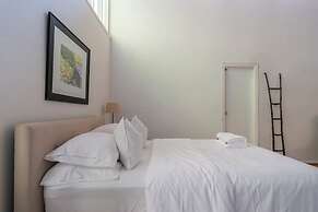 Malibu Retreat w Beach Access and Ocean View