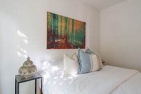 Malibu Retreat w Beach Access and Ocean View