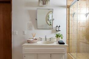 Malibu Retreat w Beach Access and Ocean View