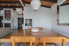 Malibu Retreat w Beach Access and Ocean View