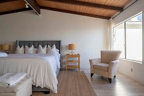Malibu Retreat w Beach Access and Ocean View