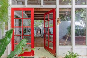 Malibu Retreat w Beach Access and Ocean View