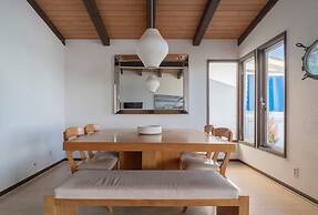 Malibu Retreat w Beach Access and Ocean View