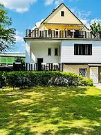 Cozy Garden Villa near Danube For 16P