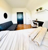 Cozy Garden Villa near Danube For 16P
