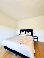 Cozy Garden Villa near Danube For 16P