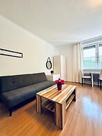 Cozy Garden Villa near Danube For 16P