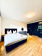 Cozy Garden Villa near Danube For 16P