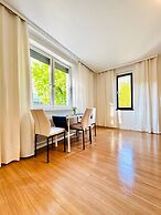 Cozy Garden Villa near Danube For 16P