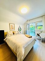 Cozy Garden Villa near Danube For 16P