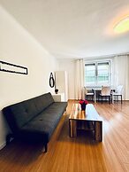Cozy Garden Villa near Danube For 16P