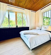 Cozy Garden Villa near Danube For 16P