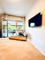 Cozy Garden Villa near Danube For 16P