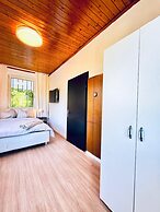 Cozy Garden Villa near Danube For 16P