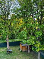 Cozy Garden Villa near Danube For 16P