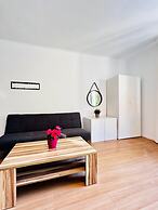 Cozy Garden Villa near Danube For 16P