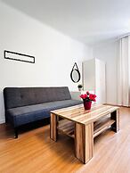 Cozy Garden Villa near Danube For 16P