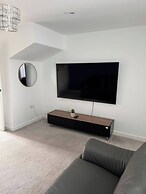 Coventry Chic City House - 3 Beds
