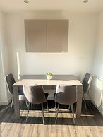 Coventry Chic City House - 3 Beds