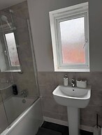 Coventry Chic City House - 3 Beds