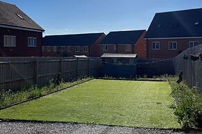 House - Sleeps 6 - Parking