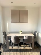 Coventry Chic City House - 3 Beds