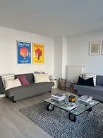 Huswell - Beachfront Apartment With Bike Storage