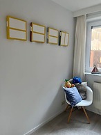 Huswell - Beachfront Apartment With Bike Storage