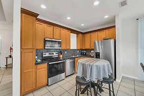 2335 Amazing 5BD Family Townhome Close to Disney
