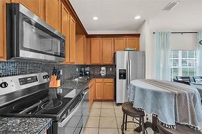 2335 Amazing 5BD Family Townhome Close to Disney