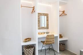 Mykonist Merchia Beach Villas & Suites