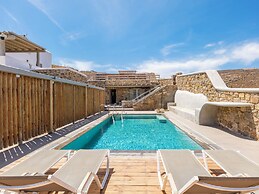 Mykonist Merchia Beach Villas & Suites