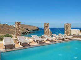 Mykonist Merchia Beach Villas & Suites