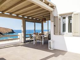 Mykonist Merchia Beach Villas & Suites