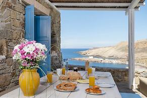 Mykonist Merchia Beach Villas & Suites