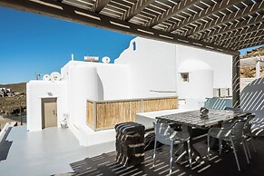 Mykonist Merchia Beach Villas & Suites